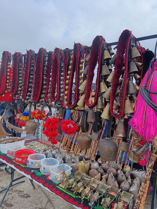 Salbe de zurgălăi clopote și clopoței!