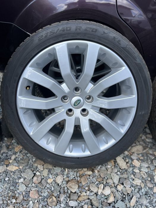 Jante/Roti Range Rover Sport 275/40R20.  5x120