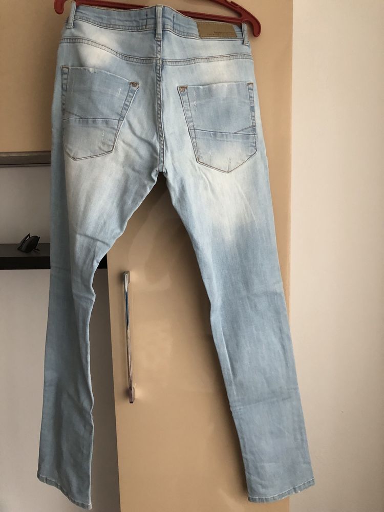 Blugi Bershka Skinny FIT