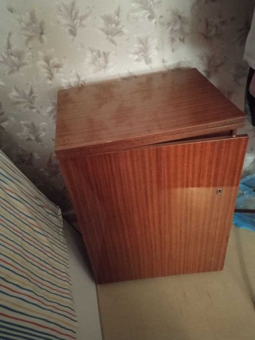 Швейная машина кабинетная