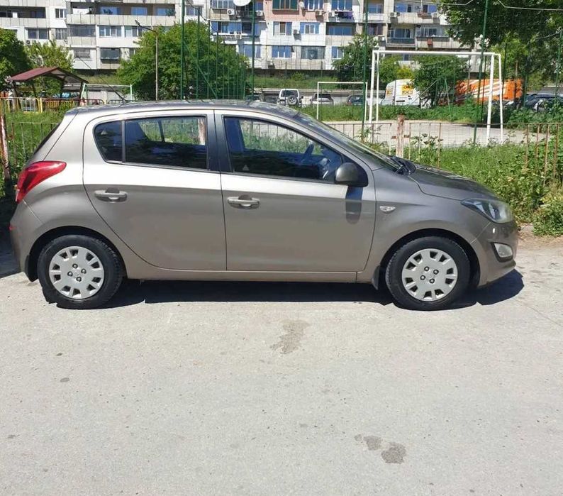 Продавам кола Hyundai i20