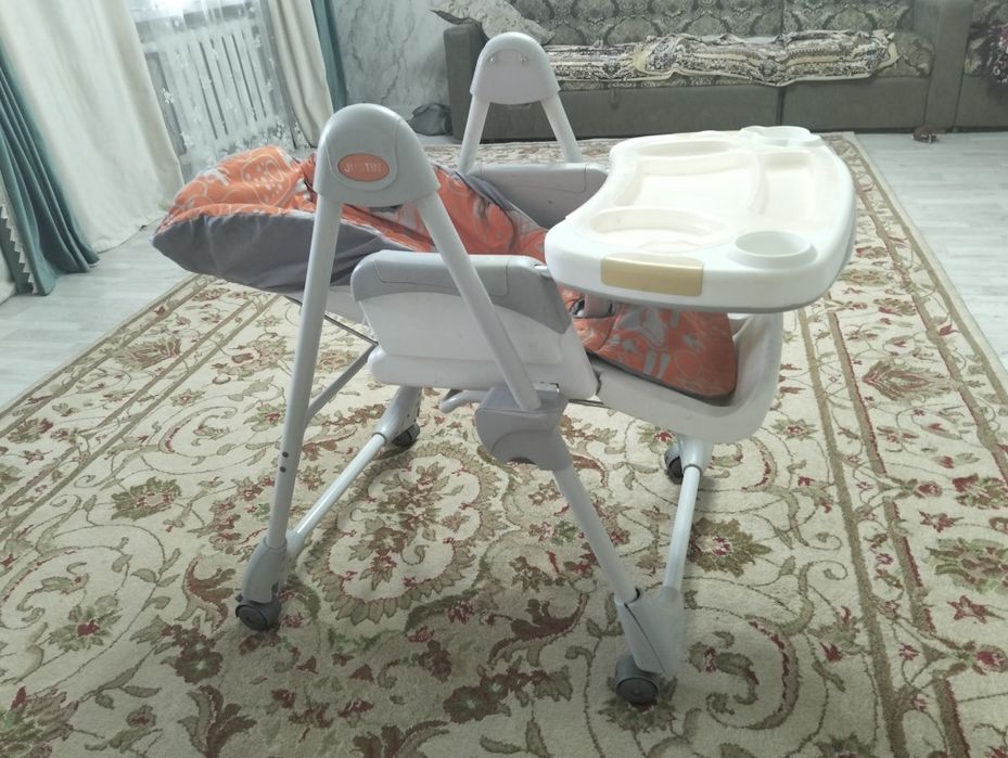 Детский столик..