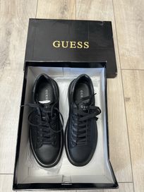 Обувки Guess