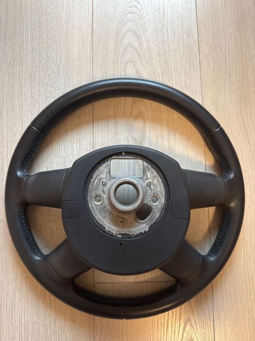 Audi A4 B7 кожен волан Ауди А4 Б7