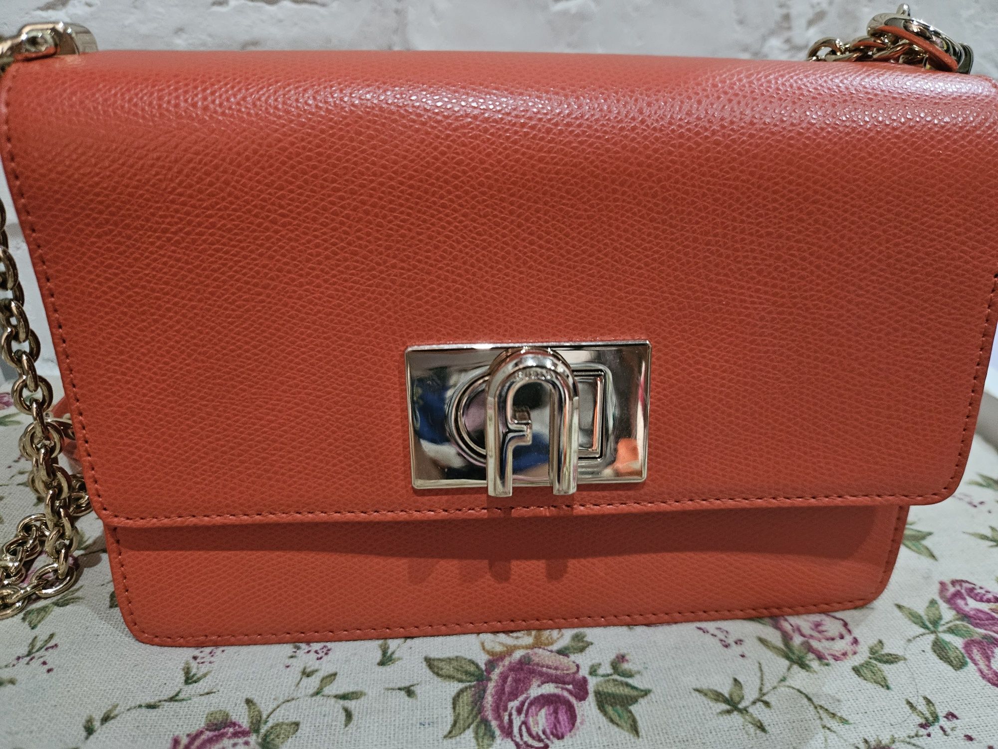 Дамска чанта FURLA