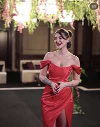 Идеальное красное платье для выпускного  XS