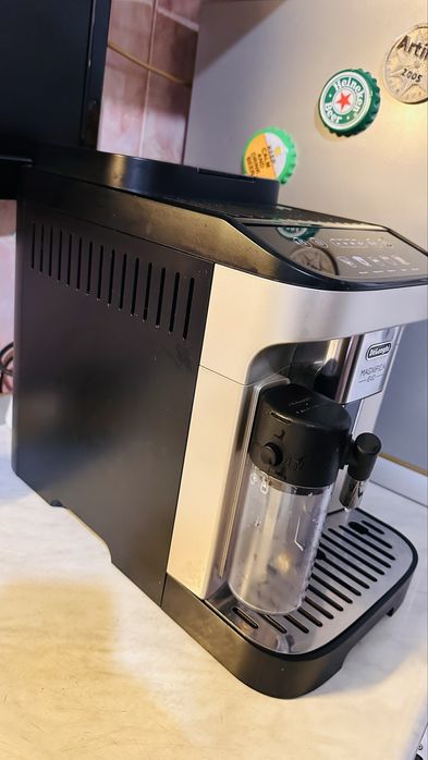 Vând Espressor automat De'Longhi Magnifica Evo ECAM 290.61.B, 1450W