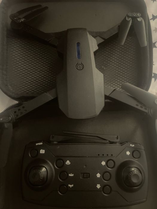 Дрон  е88 норм минус нет