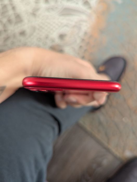 Iphone 11 64gb product RED