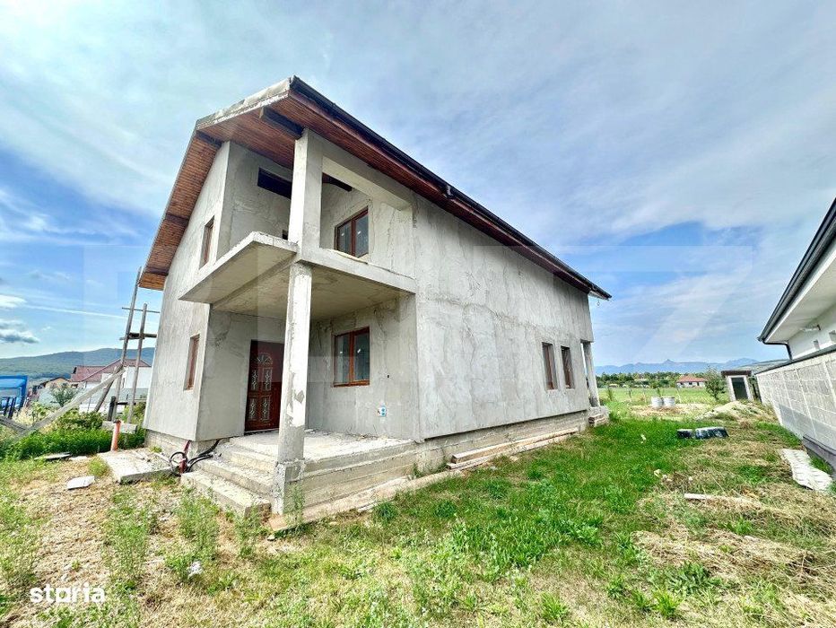 Casa individuala cu 4 camere, 2 terase, 189mp, 2 balcoane,448 mp teren