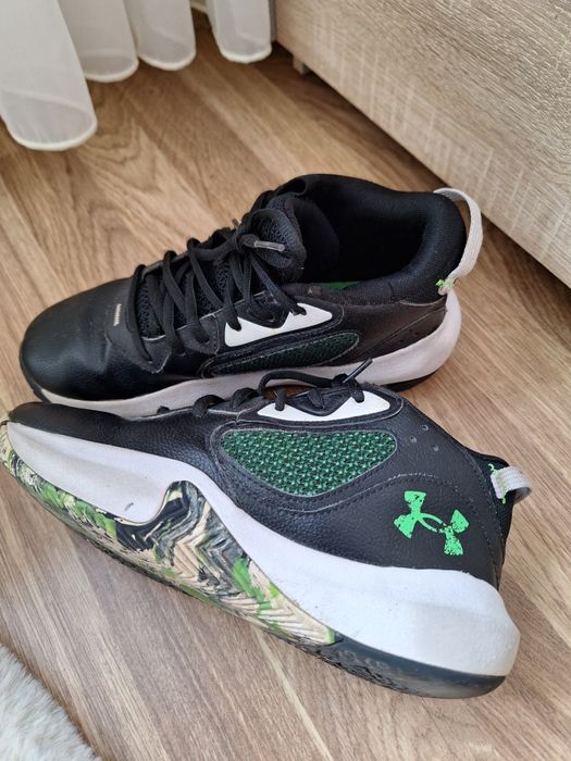 Adidasi Under armour