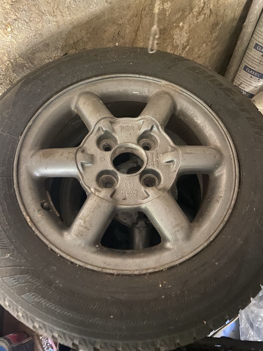 Продавам оригинални 15 джанти за волво в40