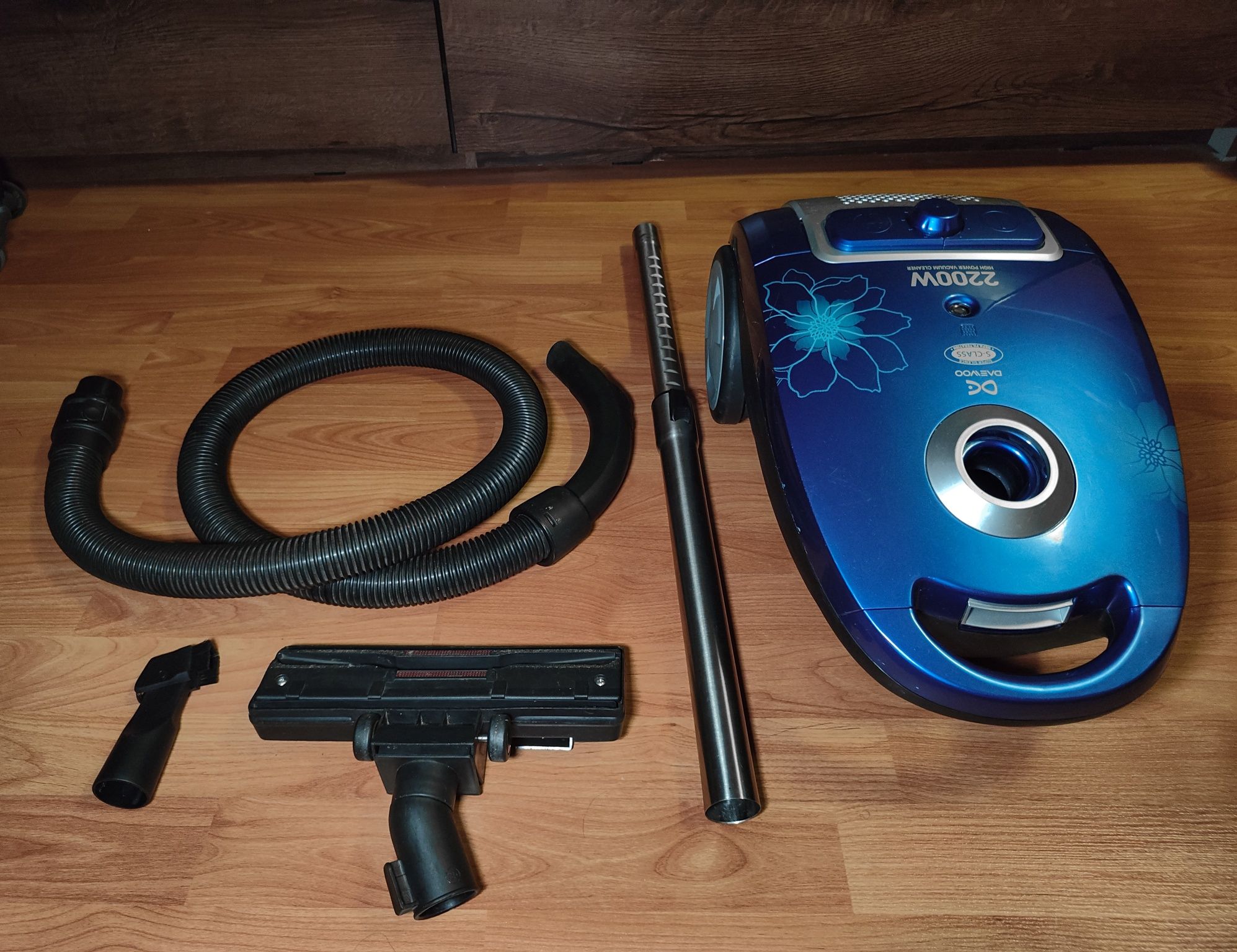 Daewoo Прахосмукачка 2200W