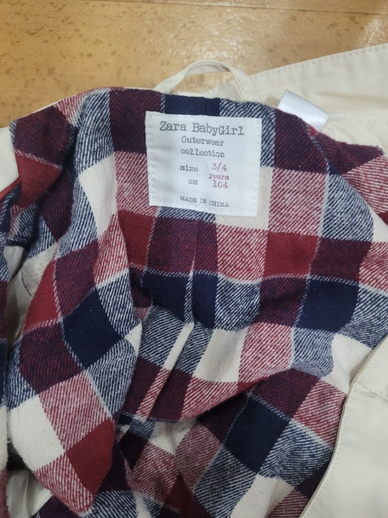 Продам детский плащ осенний б/у, в отличном состоянии.