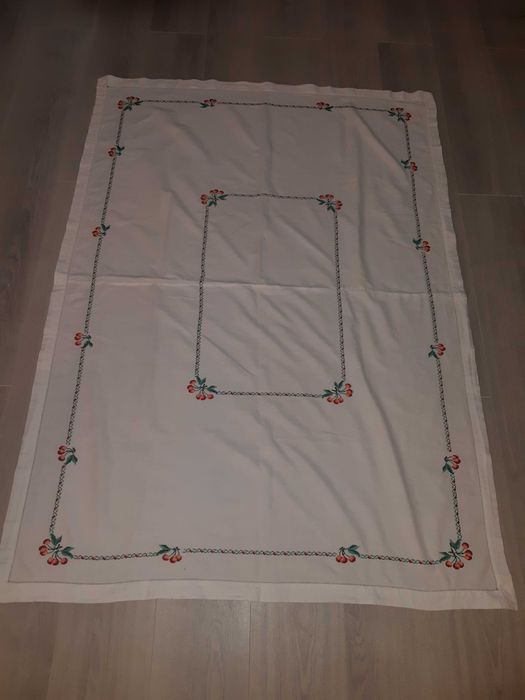 fata de masa cusuta manual