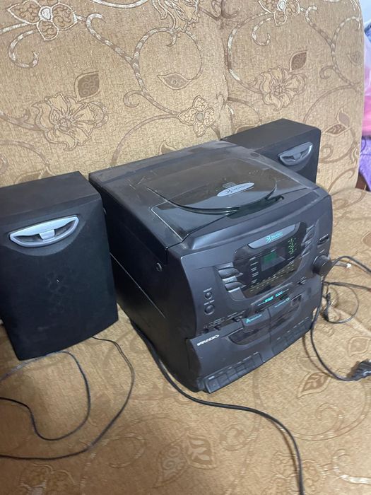Boombox audio și 2 boxe