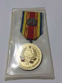Medalia 25 de ani de la proclamarea Republicii