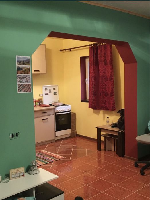 Apartament cu doua camere si dependinta pentru lemne, in curte