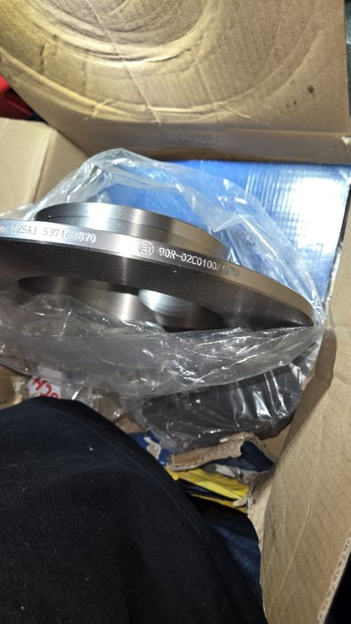 Задни дискове Bosch BOSCH Спирачен диск
272x10mm, 9x112,