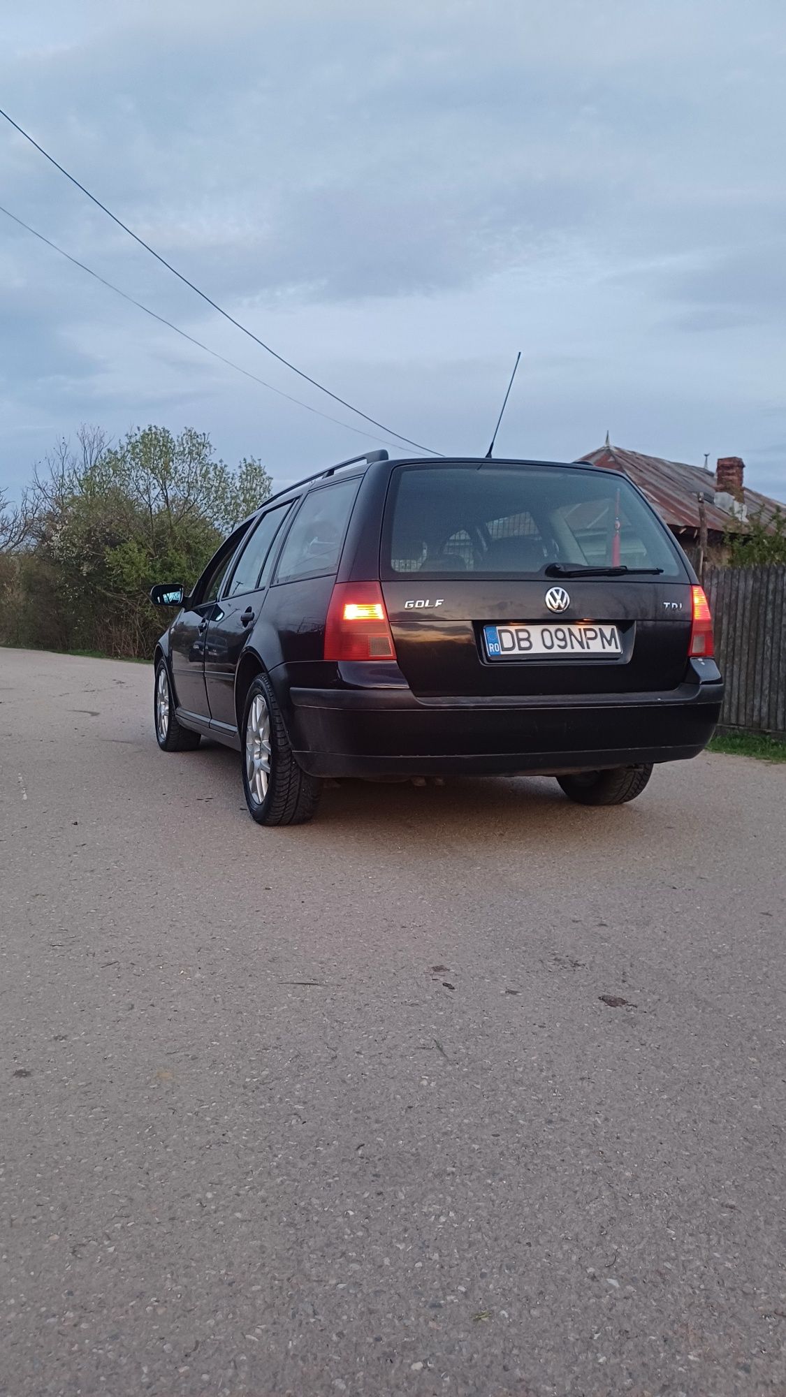 Vând Wolkswagen GOlf 4