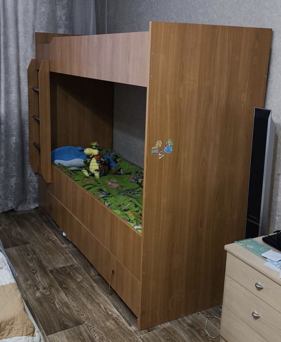 Кровать двухъярусная