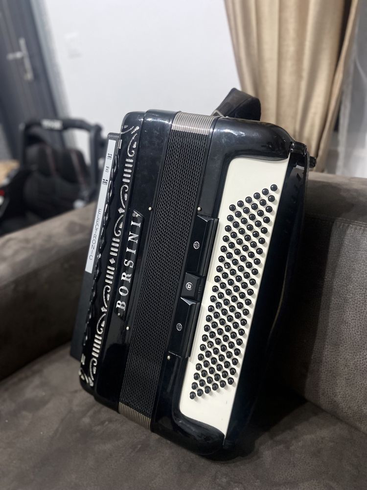 Acordeon Borsini , cu electronica