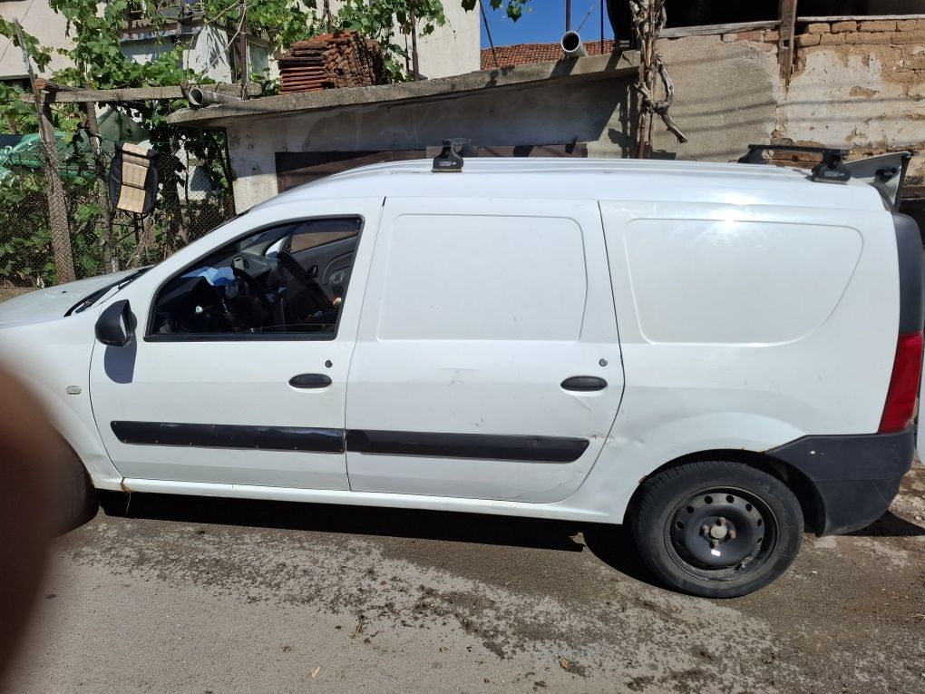 Продавам Dacia loganан 2008г с газова уреда
