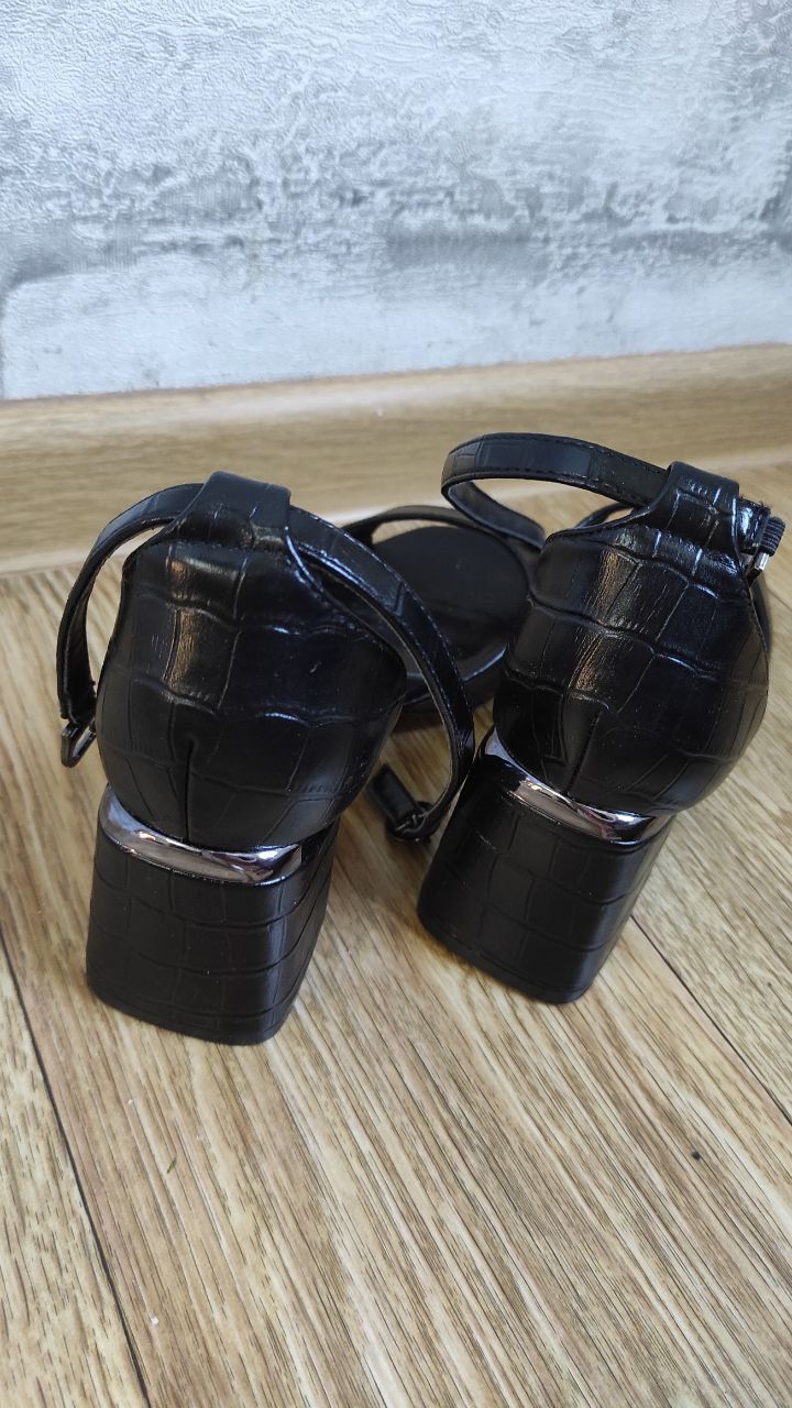 Продам женские басаножки