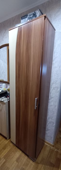 Продам шкаф-пенал