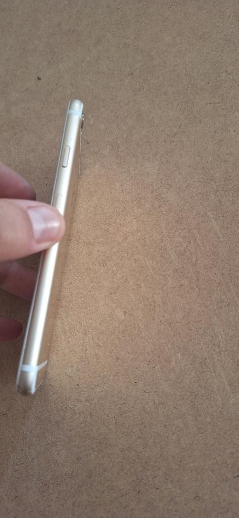 Iphoni6s 64г yomkis usiliniy karopka yuq narxi 500000 ming