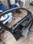 Здравейте, продавам лява предна врата за BMW F30,2013г,,с лек удар