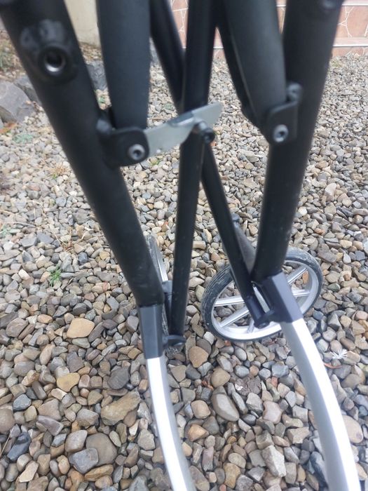 Cadru de mers pliabil