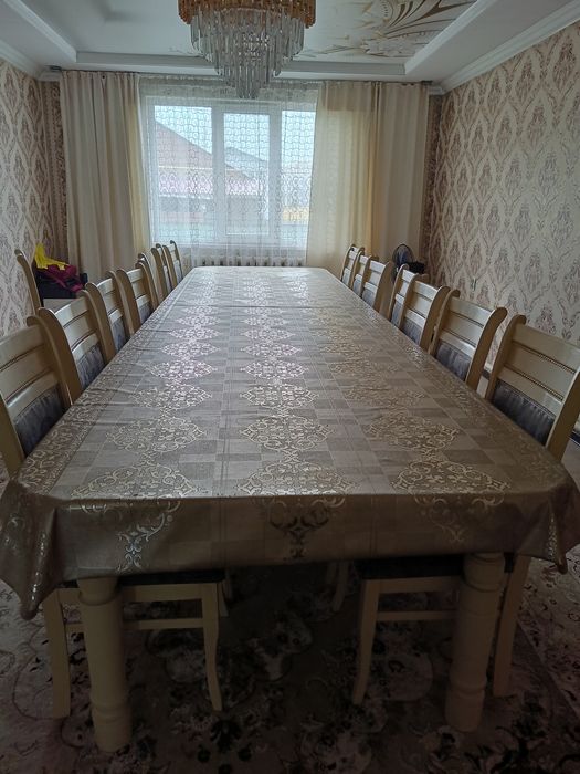 Стол стулья мебель