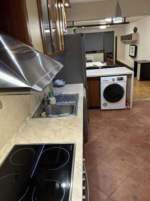 Дава се под наем Тристаен апартамент в Бургас, Възраждане - 105 кв.м за 700 € - Снимка #3