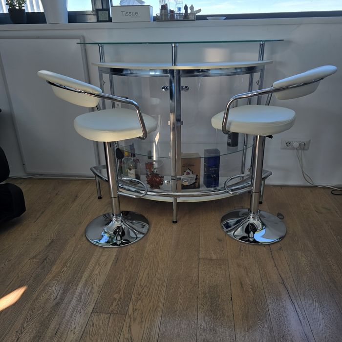 Bar din sticla cu 2 scaune