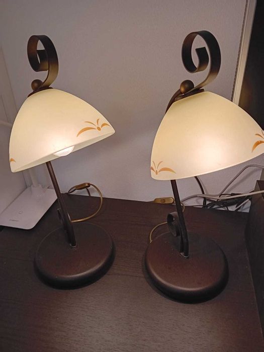 Set 2 veioze deosebite. Pret 300 lei fix