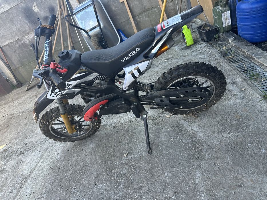 Mini motocros ULTRA 49cc – distracție pură pe două roți!