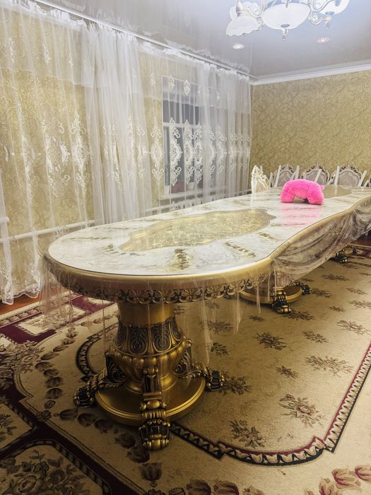 Продаем стол стулья