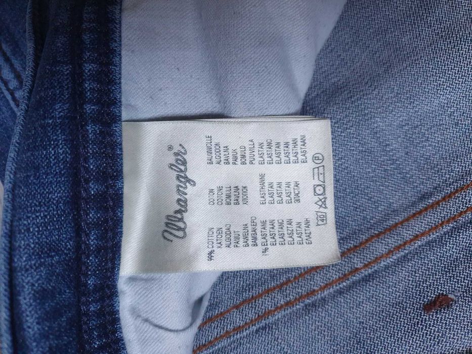 Blugi WRANGLER "Arizona Stretch" - Marime W42 L32 (Talie 107 cm)