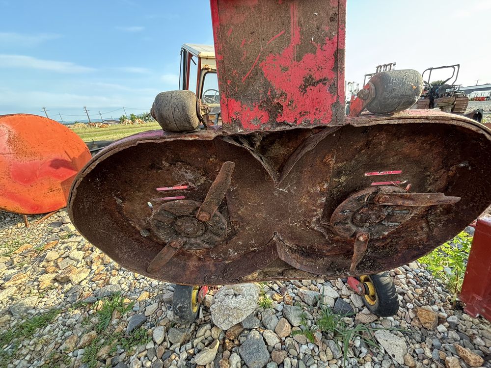 Tocatoare , coasa pt tractoras de gazon