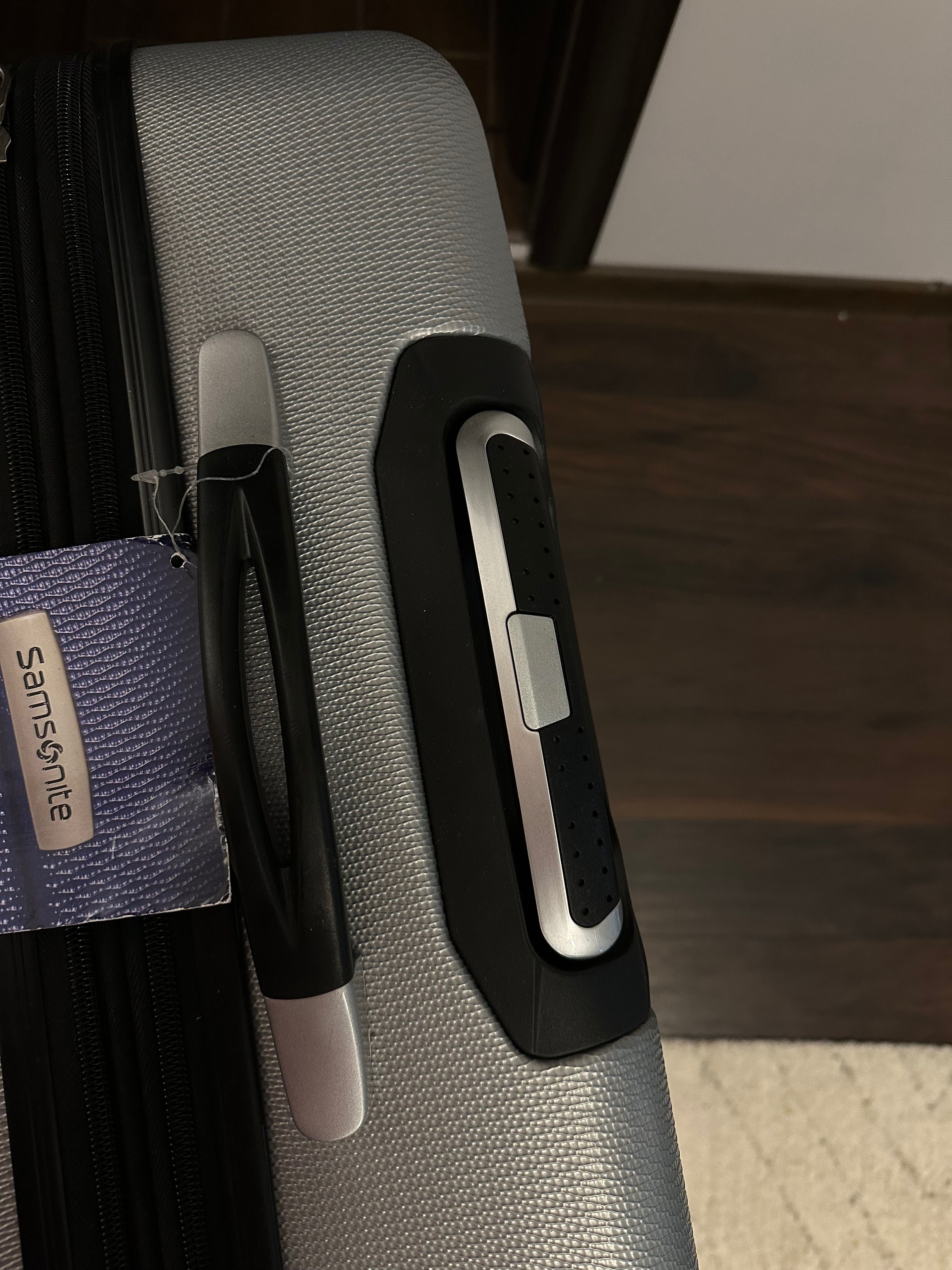 куфар Samsonite сив ,нов 75см