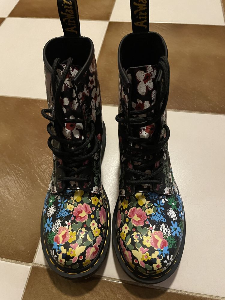 Кубинки Dr. Martens