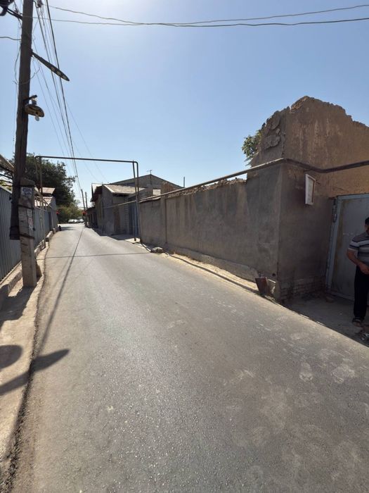 Сергели кум арик махаллада  ер сотилади