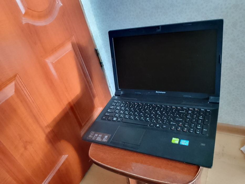 Ноутбук Lenovo B590 в хорошем состоянии