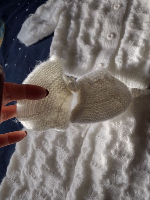 Costum tricotat bebeluși