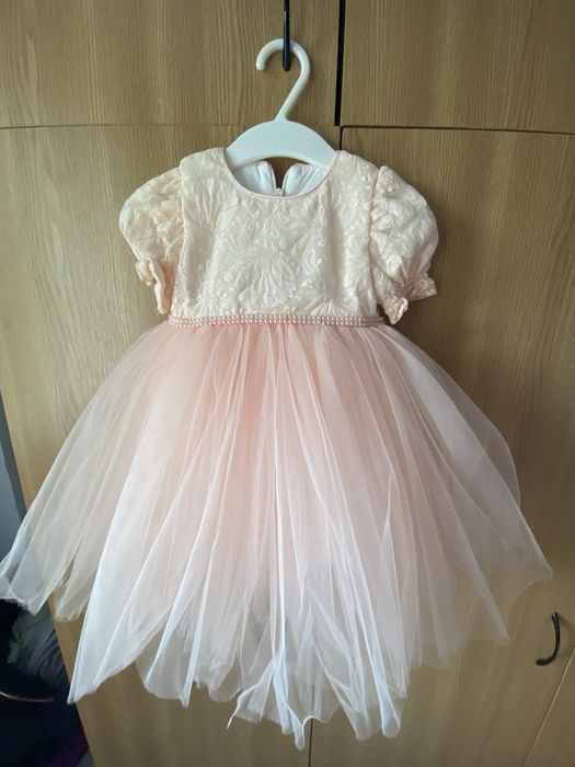 De vânzare rochița