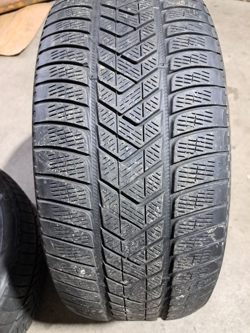 2бр. 275/40/22 зимни гуми Pirelli Scorpion Winter