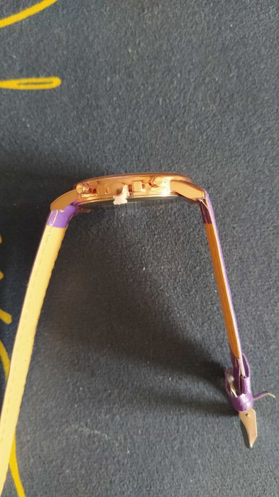 Vand Ceas de culoare MOV nou cu blocare cheita de pornire
