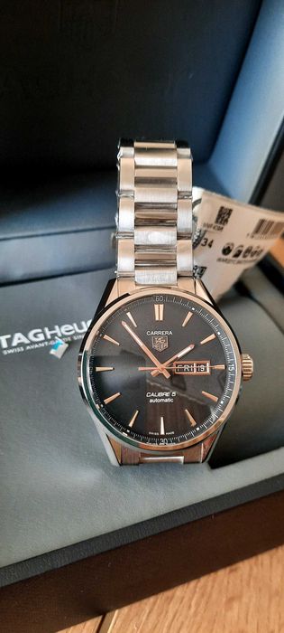 Tag heuer чисто нов с лепенките