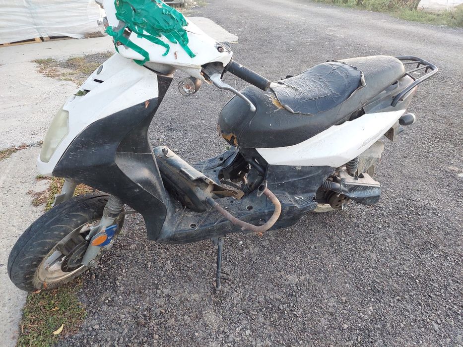 Vind scuter chinezesc pnt piese sau de reparat fără acte